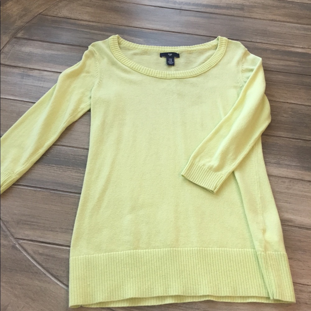 GAP sweater